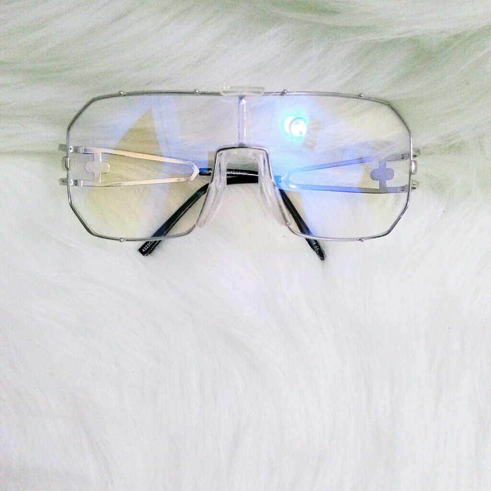 (NEW)! Cute! Clear, Crystal Studdef! Oversized, Sunglasses! :-) - Picture 8 of 9